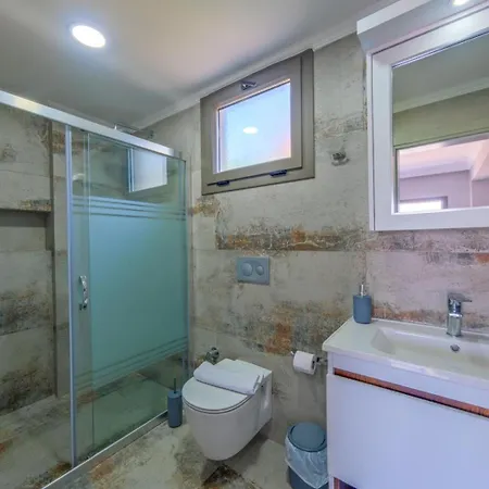 Villa Safir 1-2 *